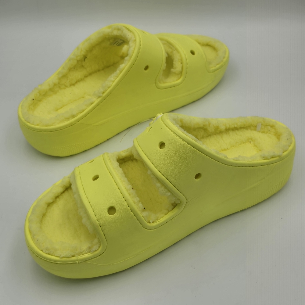 CROCS Classic Cozy Sandals, Bright Yellow, Faux Fur, SOFT! Men's 10/Women's 12 - Picture 8 of 12